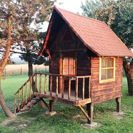 Hotel cápsula Folwark Pod Bukowcem Podzamcze (Zawiercie)